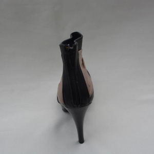 Botina scurta cu toc inalt, de culoare neagra cu model crem - Img 4