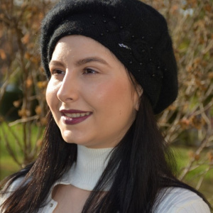 Caciula calduroasa Naty,accesorizata cu flori in lateral,neagra - Img 1