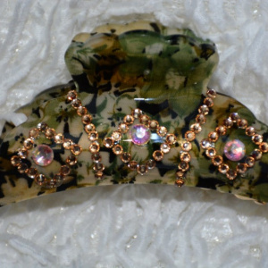 Cleste chic si rafinat cu design floral si cristale colorate aplicate - Img 4