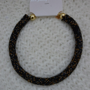 Colier fashion cu design colorat pe fond negru, model simplist - Img 1
