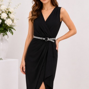 Curea cu cristale argintii aplicate pe fond negru, model elegant