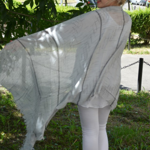 Esarfa casual din tesatura fina de culoare gri cu dungi asimetrice - Img 2