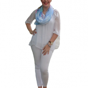 Esarfa deosebita, culoare albastra cu design floral, forma clasica - Img 1