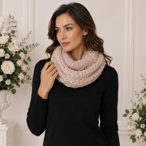 Fular Eve circular din tricot cu insertii de paiete si blanita ,nuanta de pudra