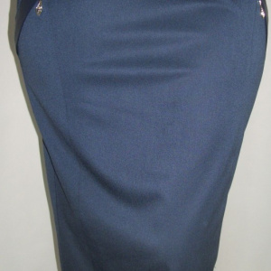 Fusta casual, de culoare bleumarin cu inserti din piele - Img 3