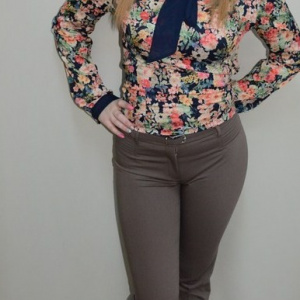 Pantalon elegant, nuanta de nisipiu si croiala moderna - Img 6