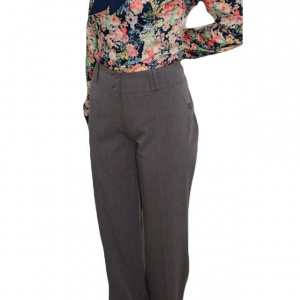 Pantalon in nuanta de maro deschis, buzunare apretate atasate - Img 1