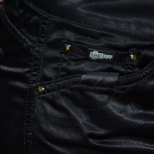 Pantalon lung, deosebit, din material cu aspect satinat, negru - Img 6