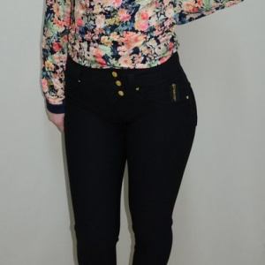 Pantalon usor elastic, nuanta de negru, curelusa aurie - Img 3