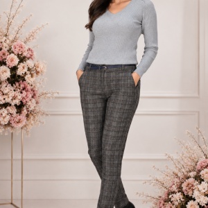 Pantaloni dama Danan in carouri,maro