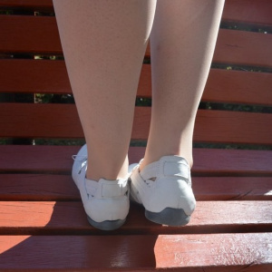 Pantof sport din piele naturala, cu elastic lateral, in nuanta alba - Img 4