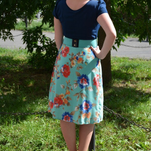 Rochie casual, cu imprimeu floral in partea de jos si curea lata in talie - Img 4