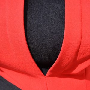 Rochie casual, de culoare rosie, cu buzunare si cordon in talie - Img 2