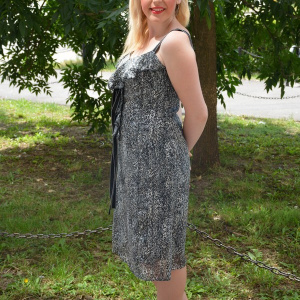 Rochie clasica de zi, din material subtire de culoare negru-alb - Img 3
