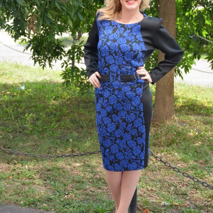 Rochie cu maneca lunga, neagra cu model de flori bleumarin - Img 3