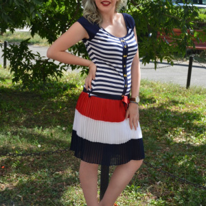 Rochie cu talie joasa , de culoare rosu-alb-bleumarin - Img 4
