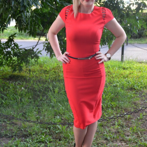 Rochie de culoare rosie, accesorizata cu curea subtire in talie - Img 2