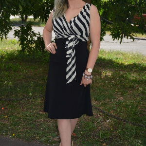 Rochie de ocazie, de culoare neagra cu insertie de voal bicolor - Img 6