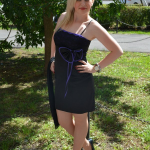 Rochie de seara scurta, cu bustul imbracat in dantela neagra - Img 2