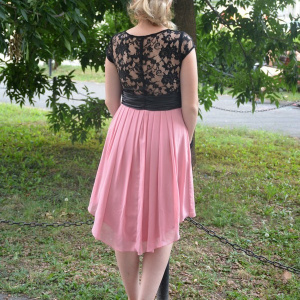 Rochie de seara scurta, din voal roz si dantela neagra, eleganta - Img 4