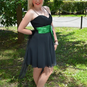 Rochie de seara scurta, neagra din voal cu insertii din saten verde - Img 3