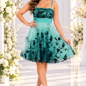 Rochie de seara scurta, turcoaz, cu insertii de broderie neagra