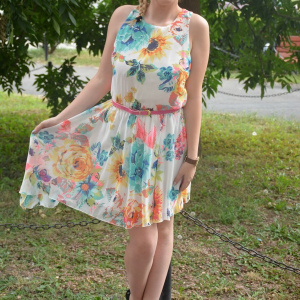 Rochie de vara, model asimetric cu imprimeu floral viu colorat - Img 2
