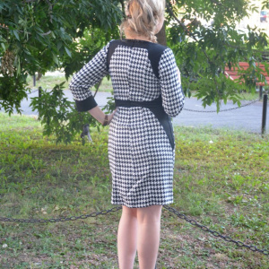 Rochie de zi, moderna, cazual, material pepit, nuanta de alb-negru - Img 4