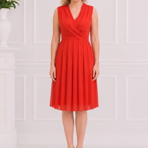 Rochie din voal rosu, de lungime medie cu model de fronseuri