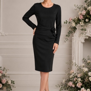 Rochie eleganta, de culoare neagra, cu maneca lunga