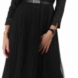 Rochie elegantă neagră cu fustă plisată din tull