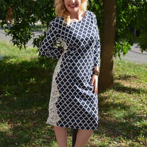 Rochie feminina, bleumarin-alb si inserti de dantela - Img 5