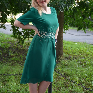 Rochie feminina masura mare, de culoare verde, cu strasuri aurii - Img 3