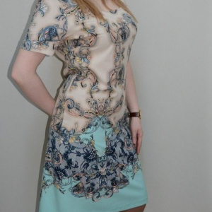 Rochie in nuanta de turcoaz, model abstract fin - Img 3