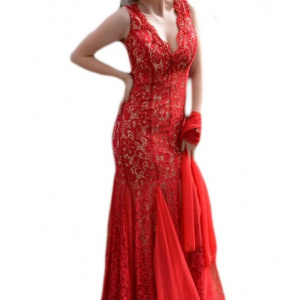 Rochie lunga de seara, tip sirena, dantela rosie cu insertii de tul - Img 1