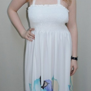Rochie lunga de vara, culoare alba, design floral in partea de jos - Img 2