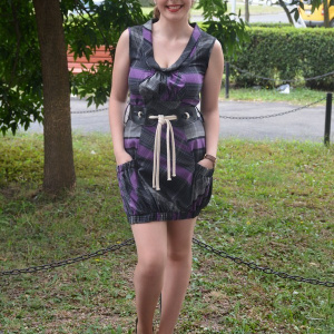 Rochie mini, de culoare gri cu dungi mov, model fara maneci - Img 2