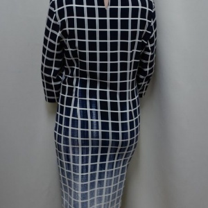 Rochie moderna, de culoare bleumarin, design geometric - Img 3