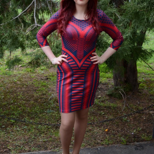 Rochie mulata, nuanta de rosu-bleumarin, design geometric - Img 2