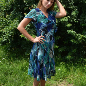 Rochie multicolora cu maneca scurta si fronsata la abdomen - Img 3