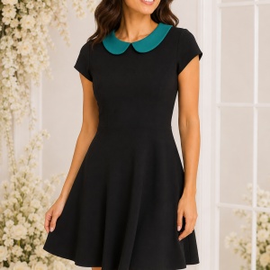 Rochie neagră elegantă cu guler verde-turcoaz și fustă cloș