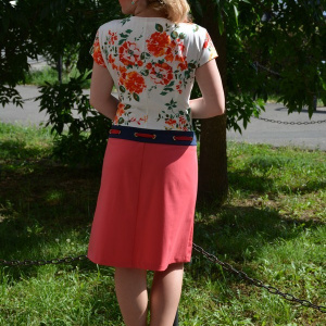 Rochie tip costum, de culoare corai, cu imprimeu in partea de sus - Img 5