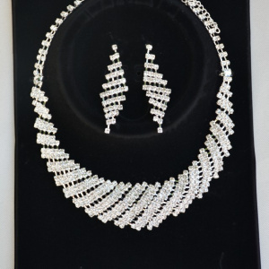 Set fashion de colier reglabil si cercei lungi cu surub, argintii - Img 2