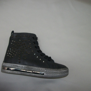Tenis modern, tineresc, cu insertii metalice, inalti pe glezna, negri - Img 3