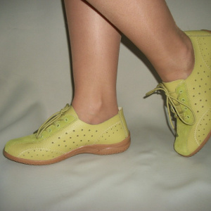 Adidas sport, de culoare verde, din piele cu design de decupaje - Img 3