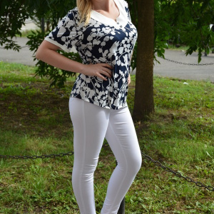 Bluza casual masura mare, bleumarin-alb, cu decolteu rotunjit - Img 3