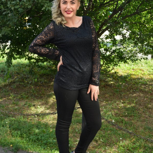 Bluza chic, de culoare neagra, cu decolteu elegant, tip barcuta - Img 6