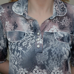 Bluza chic, nuanta de gri, guler clasic aplicat, buzunare de design - Img 4