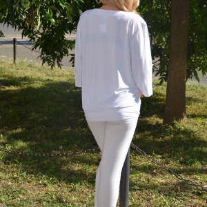 Bluza cu efect 3D, nuante alb-bleumarin-rosu - Img 4