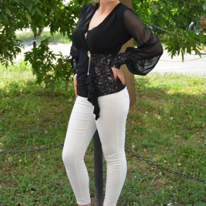 Bluza moderna, de culoare neagra, perfecta pentru ocazii - Img 6